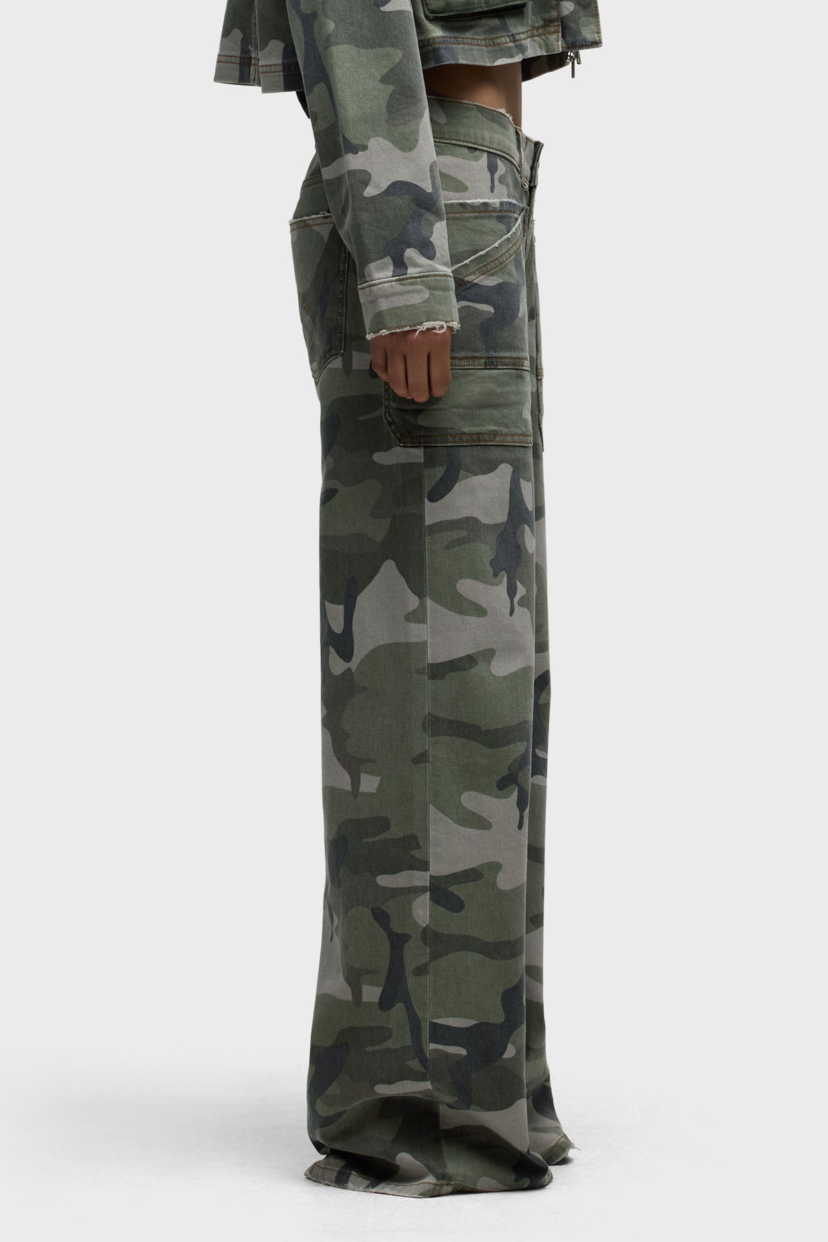 Rylee Camo Loose Straight